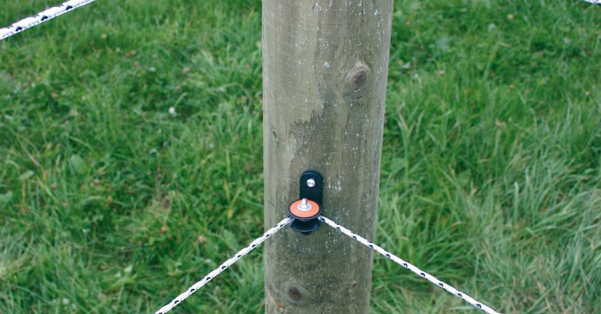 Robuuste nagelplaat voor houten noppen, kabel- en draadbeschermer, 1 5 Robuuste nagelplaat voor houten noppen, kabel- en draadbeschermer, 1 5